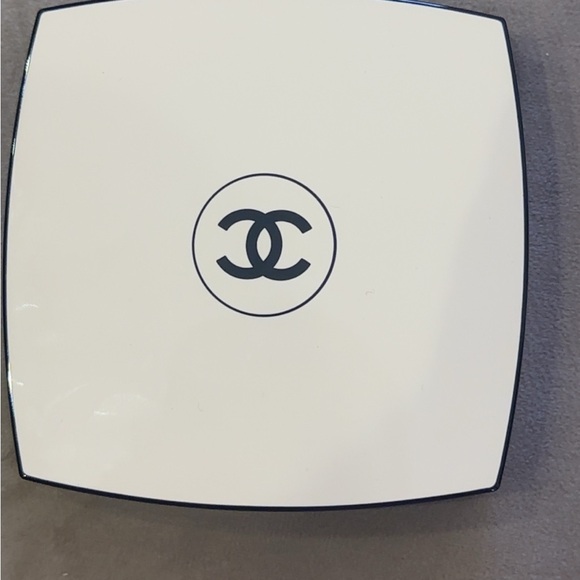 Chanel Les BEIGES

HEALTHY GLOW SUN-KISSED POWDER
MEDIUM ROSE GOLD - Picture 3 of 7